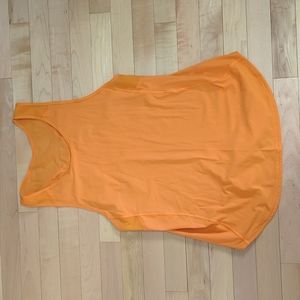 Orange sculpt tank